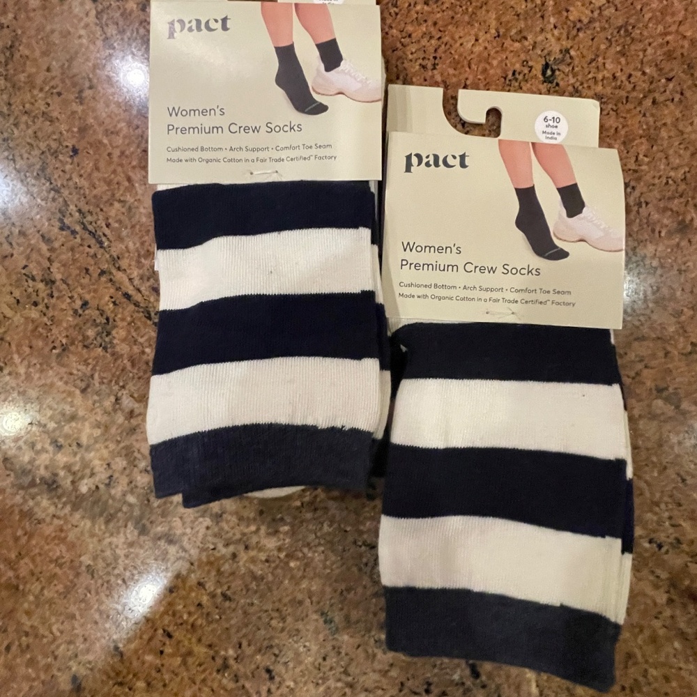 NEW! Pact High Tide Stripe Navy BluePremium Crew Socks Two Pair NWT! Retail: $27